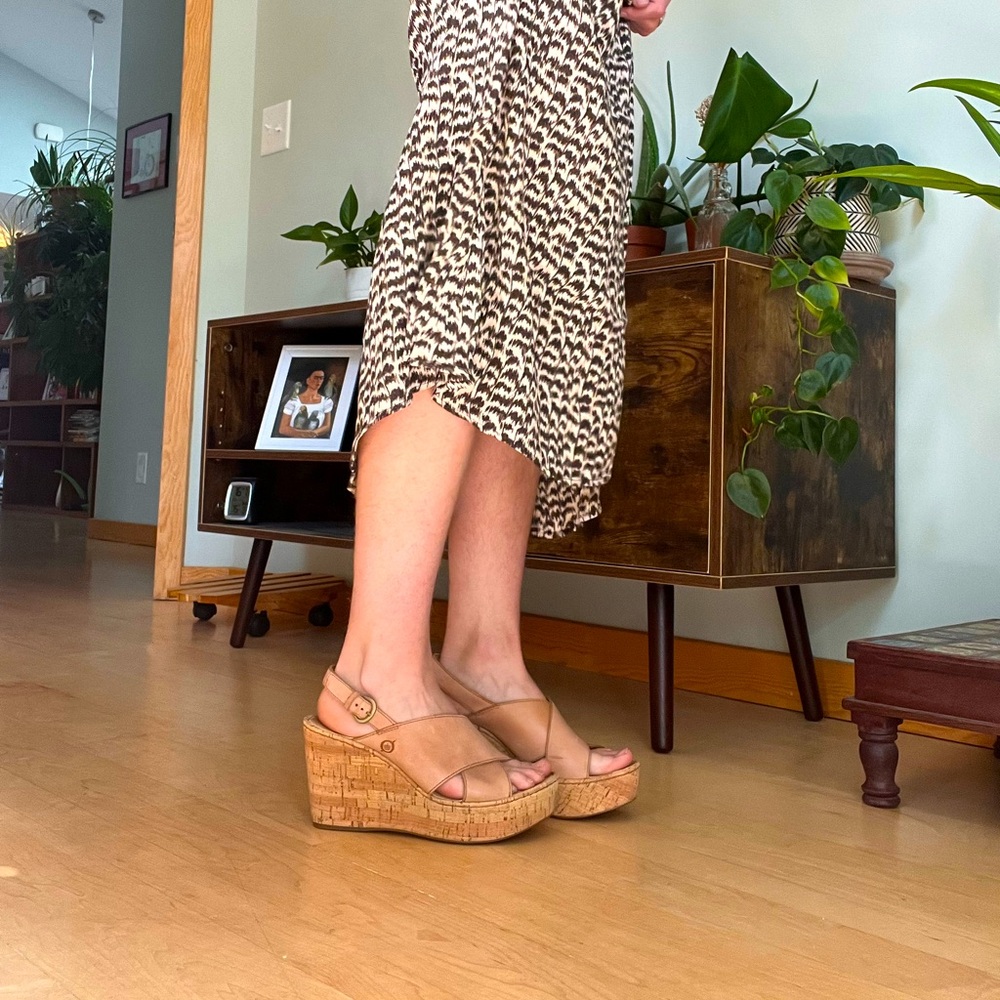 Born Women’s Size 8 Sandal Cork Wedges